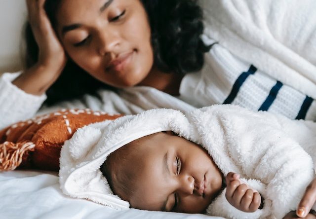 Mother and baby sleeping well with sleep help from sleep consultant in Southampton.